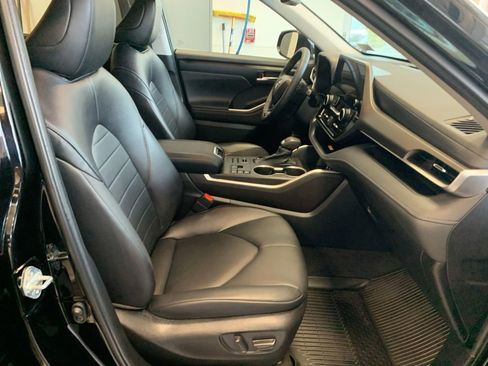 Used 2023 Toyota Highlander L image 23