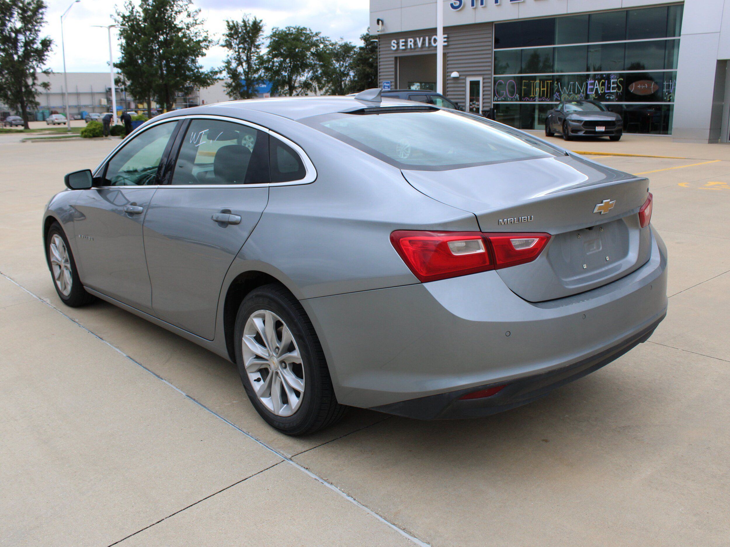 Used 2025 Chevrolet Malibu LT FWD image 4