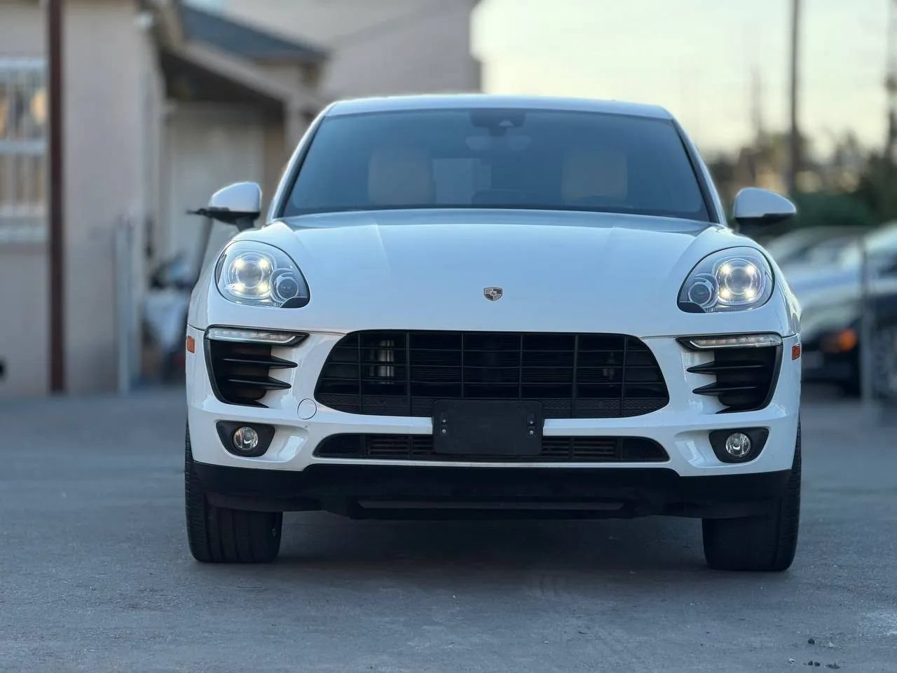 Used 2017 Porsche Macan AWD/4WD image 3