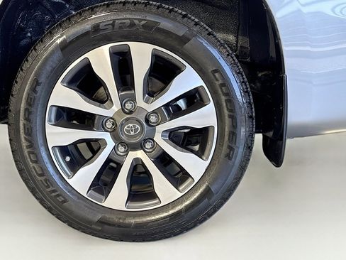 Used 2019 Toyota Sequoia Limited w/ Safety & Convenience Package AWD/4WD image 31