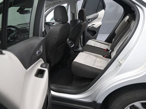 Used 2018 Chevrolet Equinox LT w/ Sun & Infotainment Package FWD image 16