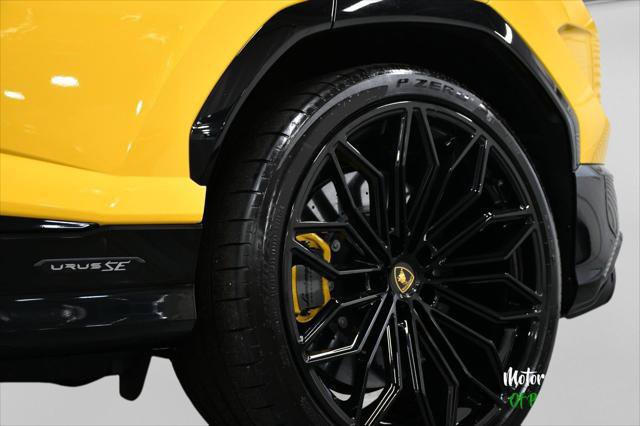 Used 2025 Lamborghini Urus SE AWD/4WD image 24