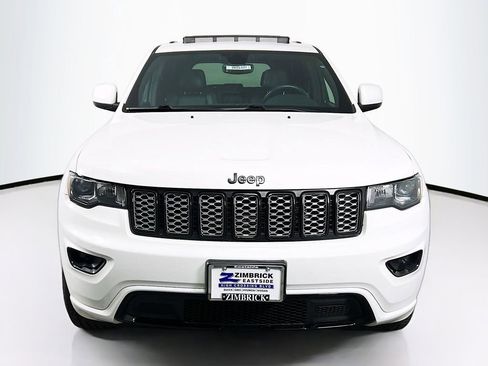 Used 2018 Jeep Grand Cherokee Altitude image 2