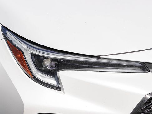 Used 2023 Toyota Corolla XSE FWD image 4
