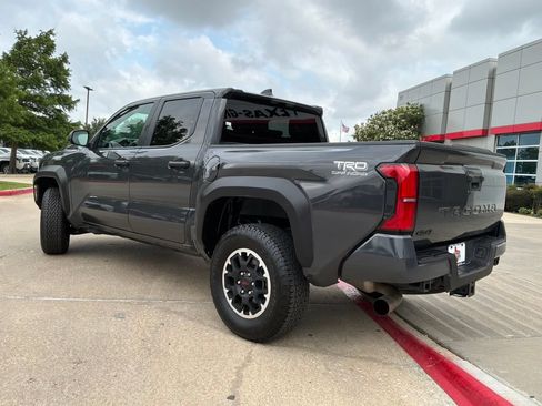 Used 2025 Toyota Tacoma TRD Off-Road AWD/4WD image 8