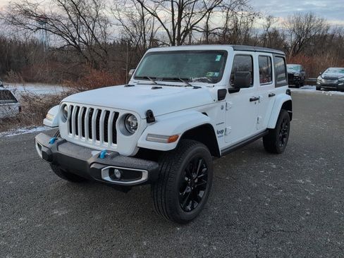 Used 2022 Jeep Wrangler Unlimited Sahara w/ Cold Weather Group image 3