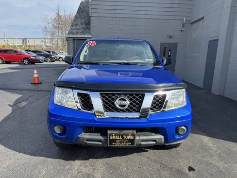 Used 2013 Nissan Frontier SV AWD/4WD image 2