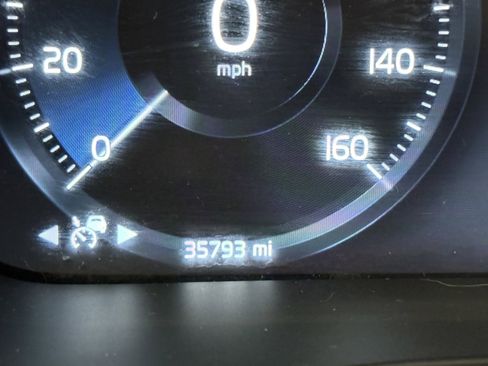 Used 2021 Volvo S60 T8 Inscription image 28