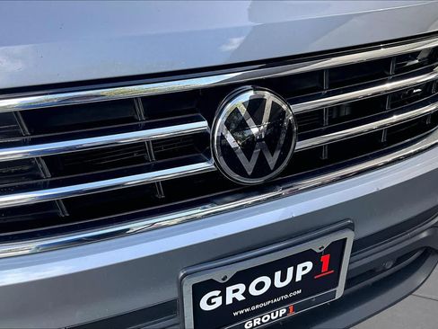Used 2023 Volkswagen Tiguan SE FWD image 32