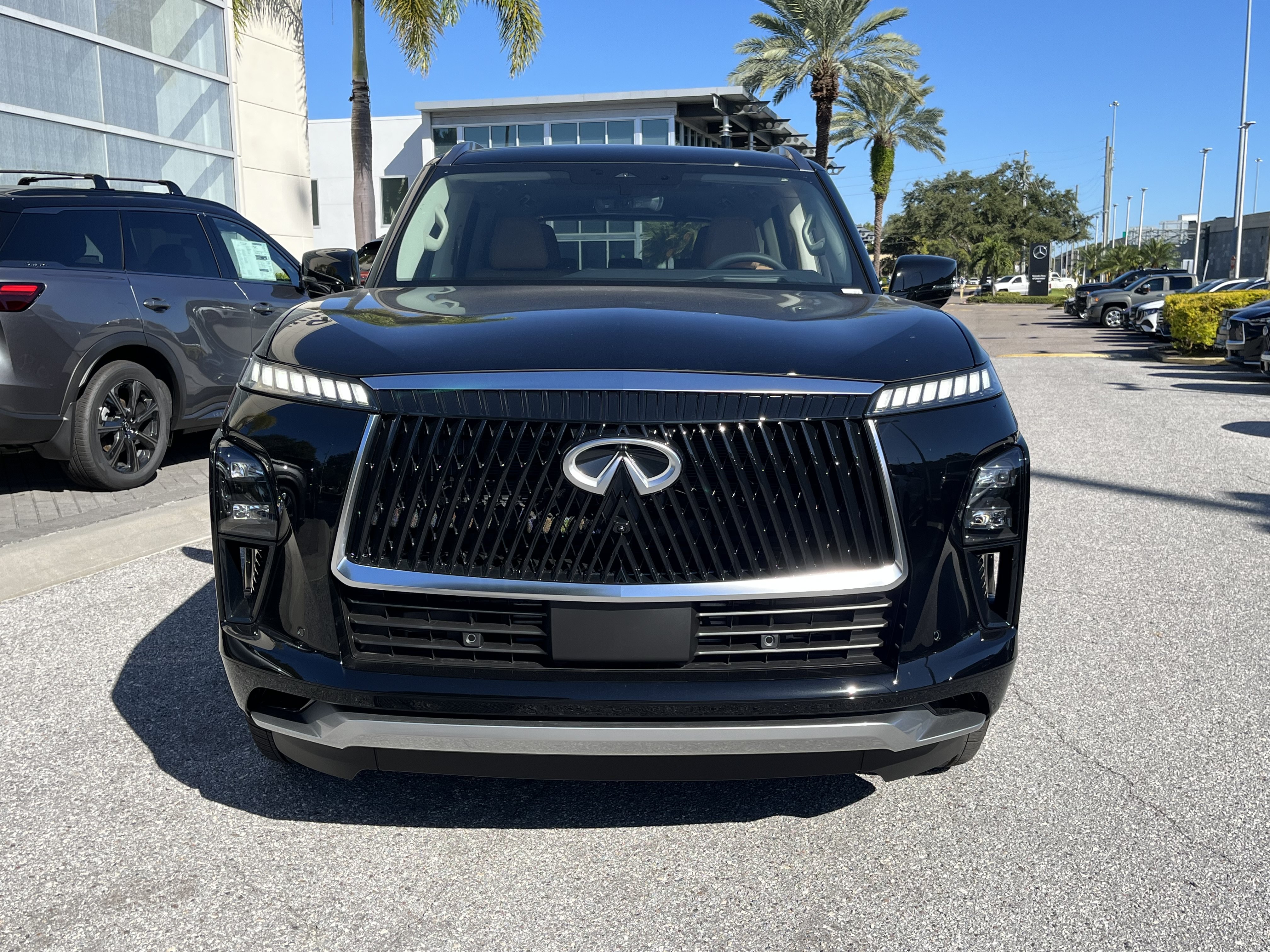 New 2027 INFINITI QX80 Luxe w/ Cargo Package RWD image 7