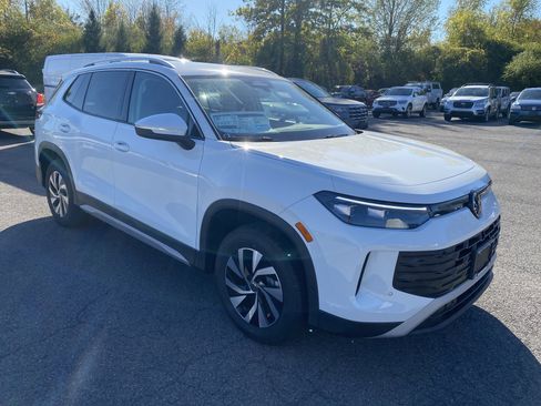 New 2025 Volkswagen Tiguan S image 2