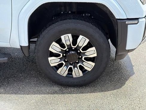 Used 2026 GMC Sierra 3500 Denali w/ Denali Reserve Package AWD/4WD image 11