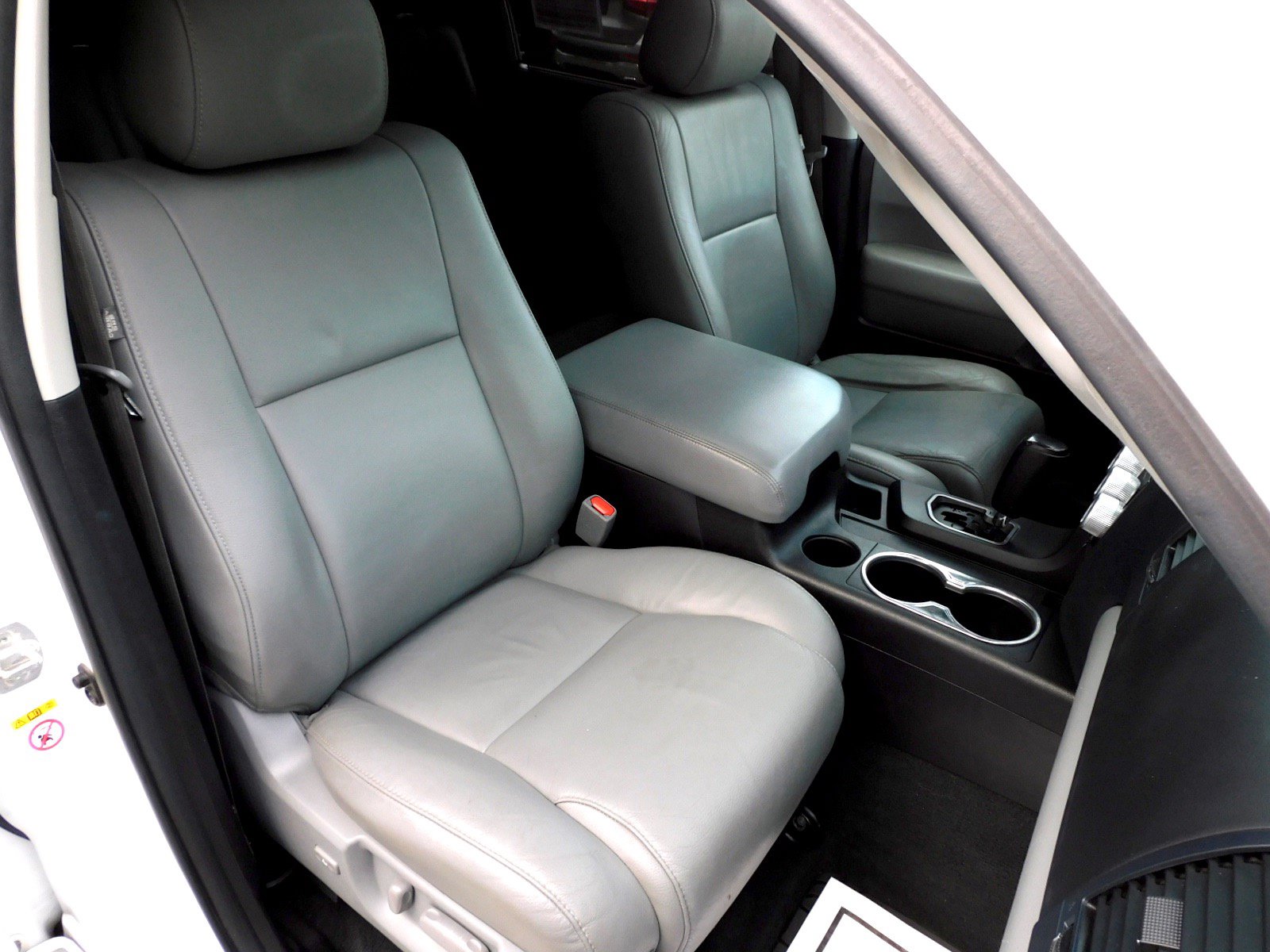 Used 2019 Toyota Sequoia Limited w/ Safety & Convenience Package AWD/4WD image 21