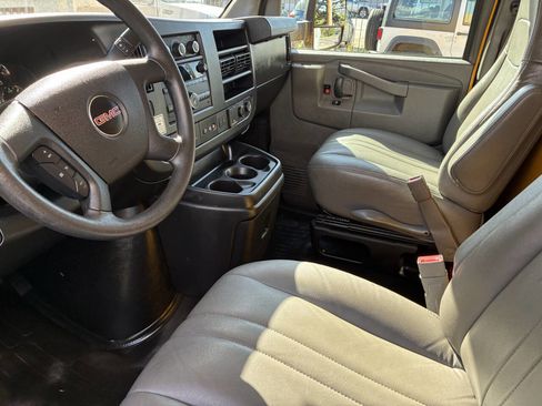 Used 2021 GMC Savana 3500 Extended w/ Power Convenience Package RWD image 11