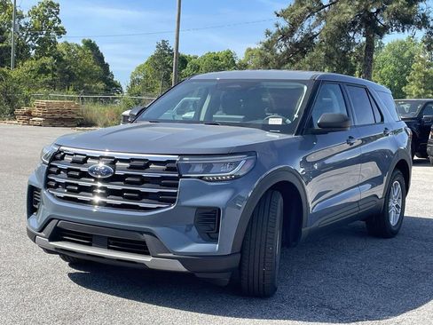 New 2026 Ford Explorer Active RWD image 5