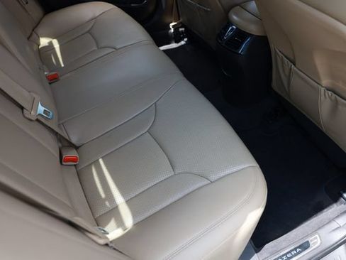 Used 2016 Hyundai Azera Limited FWD image 15