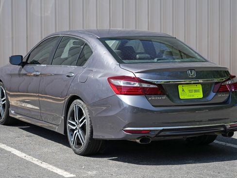 Used 2017 Honda Accord Sport image 43