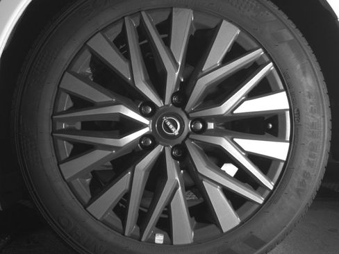 Used 2025 Nissan Altima 2.5 SV FWD image 17