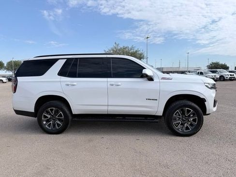 Used 2022 Chevrolet Tahoe Z71 w/ Luxury Package AWD/4WD image 5