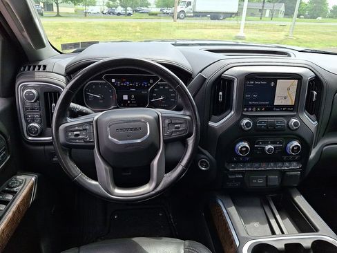 Used 2021 GMC Sierra 1500 Denali w/ Denali Ultimate Package AWD/4WD image 2