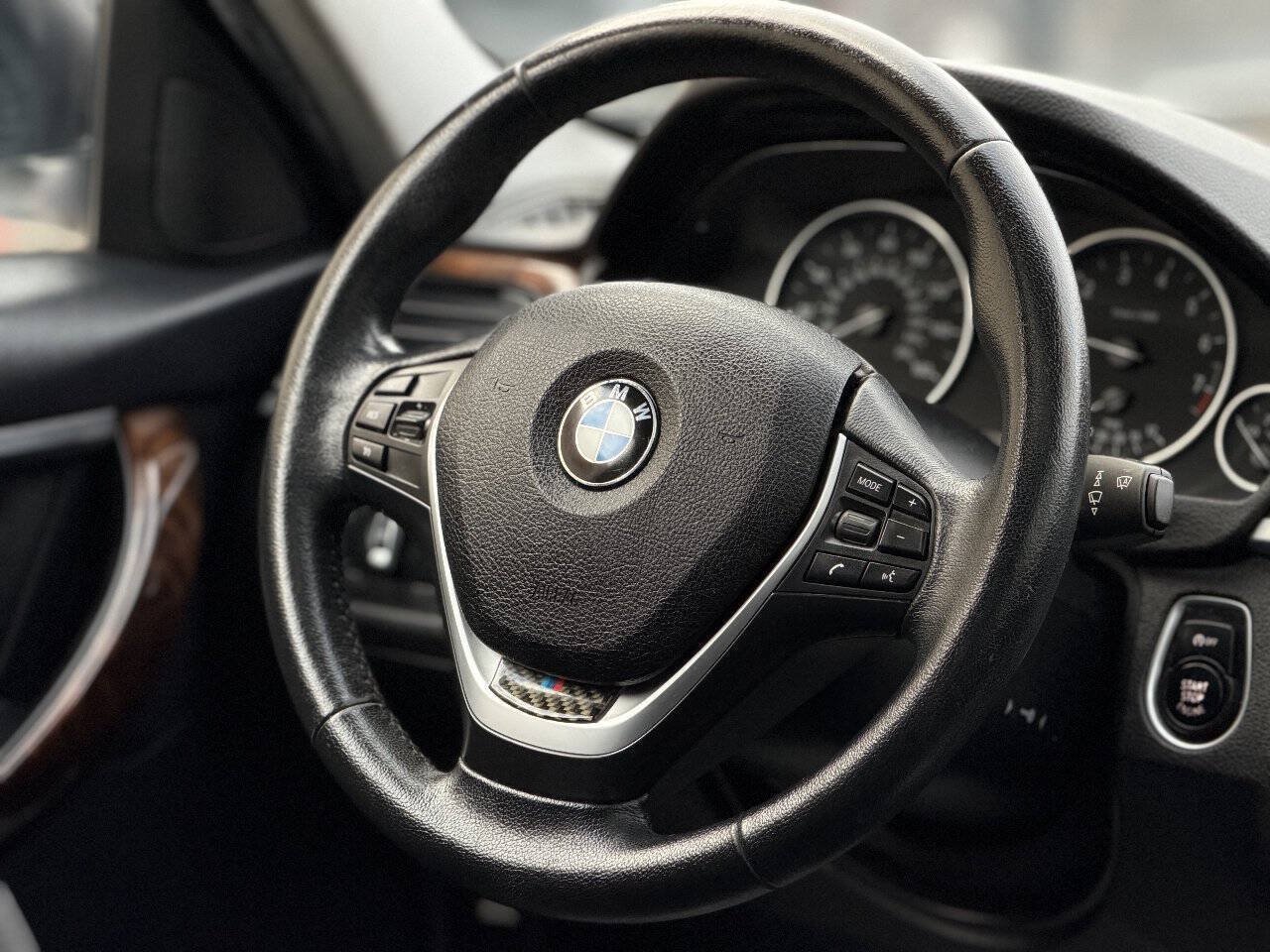 Used 2015 BMW 328i xDrive Sedan AWD/4WD image 17