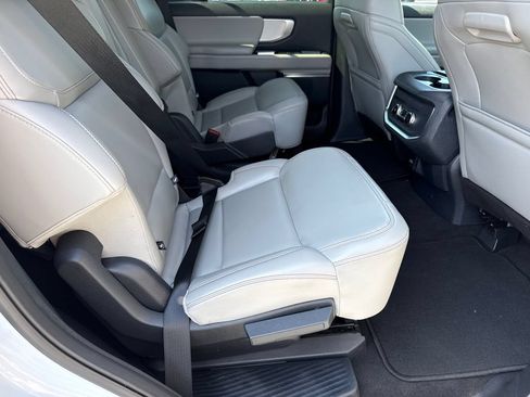 Used 2025 Ford Expedition Active AWD/4WD image 15