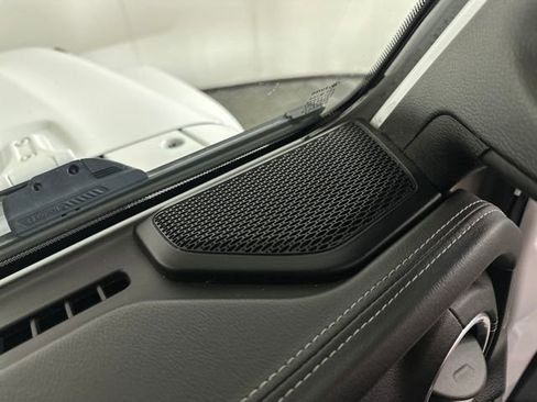 Used 2019 Jeep Wrangler Unlimited Sahara w/ Uconnect 4C Nav & Sound Group image 31