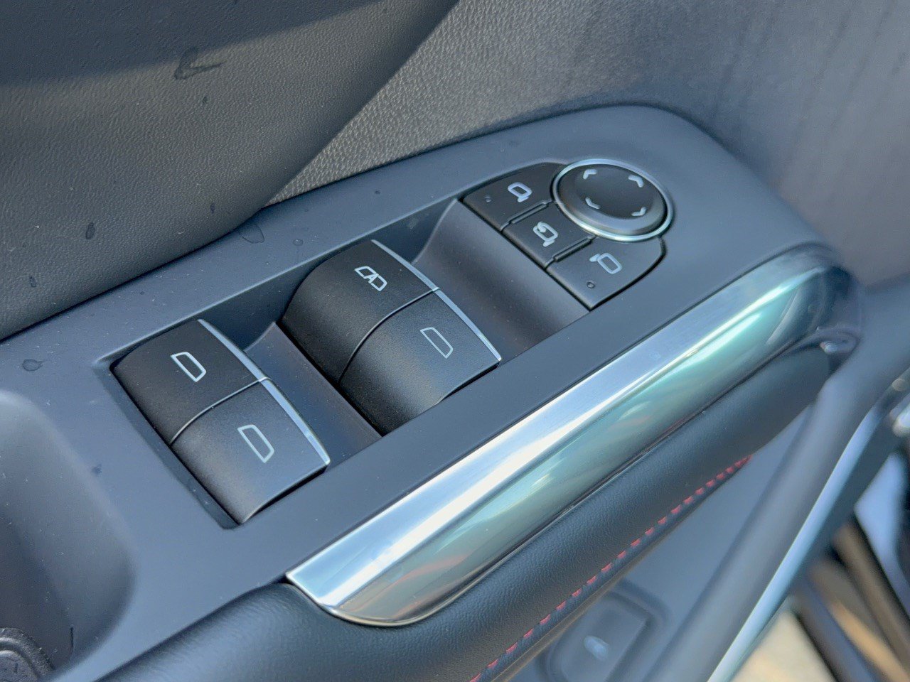 New 2027 Chevrolet Traverse RS FWD image 15