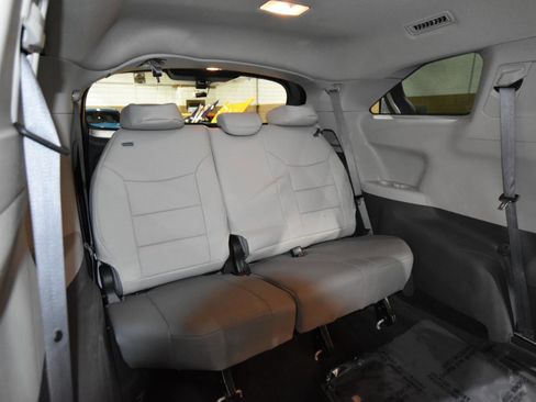 Used 2022 Toyota Sienna XLE image 45