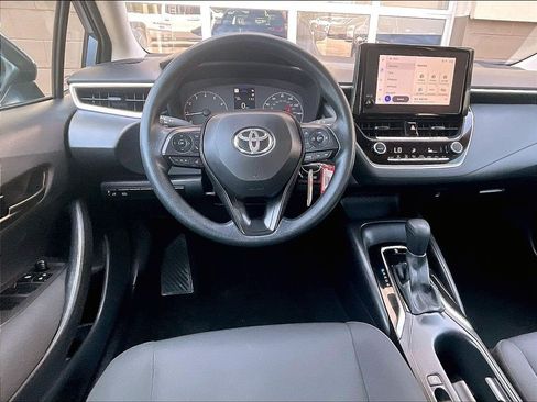 Used 2025 Toyota Corolla LE FWD image 17