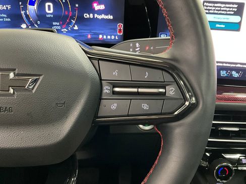 Used 2024 Chevrolet Traverse RS image 18