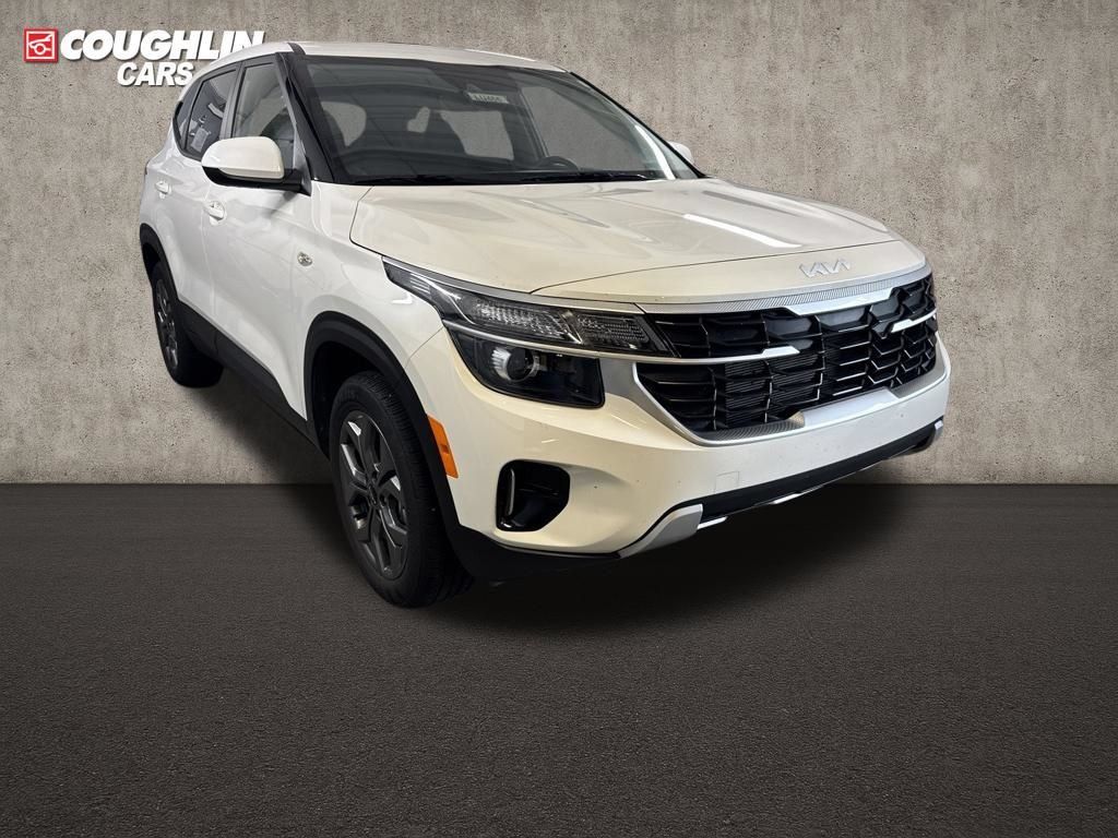 Used 2025 Kia Seltos LX AWD/4WD image 3