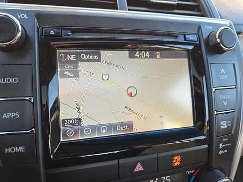 Used 2015 Toyota Camry XLE image 31