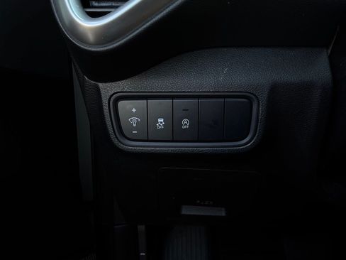 Used 2025 Kia Soul LX w/ LX Technology Package FWD image 20
