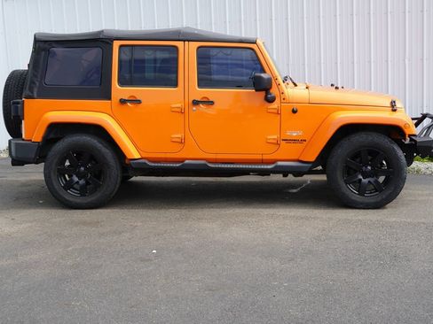 Used 2012 Jeep Wrangler Unlimited Sahara w/ Dual Top Group AWD/4WD image 2