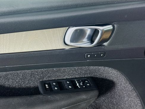 Used 2020 Volvo XC40 T5 Inscription image 24