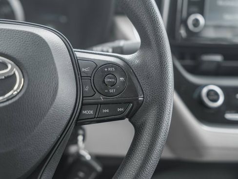 Used 2020 Toyota Corolla LE image 25