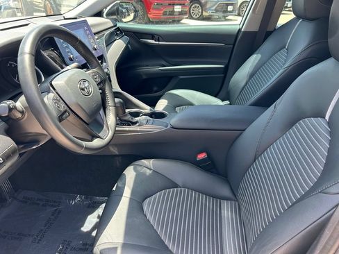 Used 2023 Toyota Camry SE FWD image 11