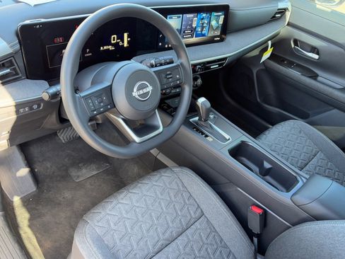 New 2026 Nissan Kicks SV w/ SV Premium Package image 18