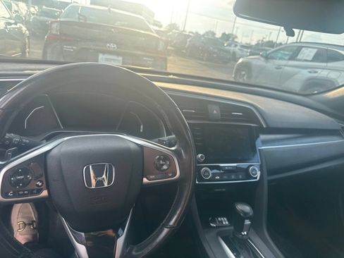 Used 2019 Honda Civic Sport image 2