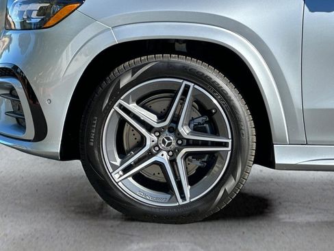 Used 2024 Mercedes-Benz GLS 450 4MATIC image 34