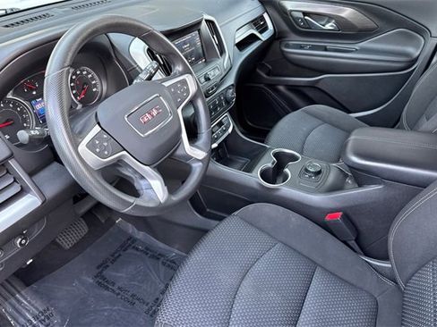 Used 2022 GMC Terrain SLE image 10