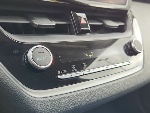 Used 2024 Toyota Corolla LE image 22