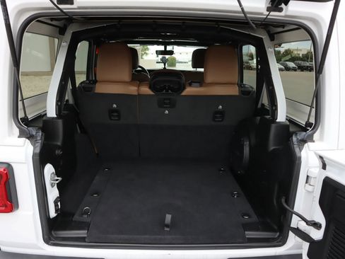 Used 2021 Jeep Wrangler Unlimited Sahara image 23