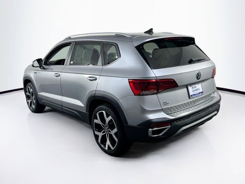 Used 2022 Volkswagen Taos SEL image 7