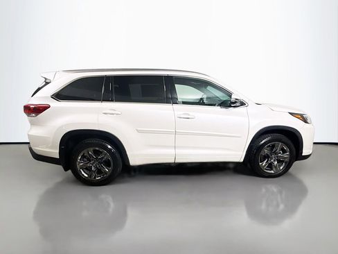 Certified 2019 Toyota Highlander Limited Platinum image 6