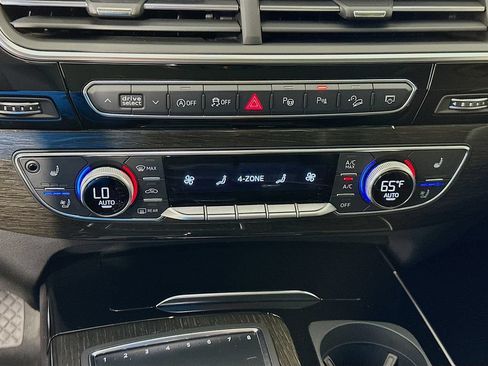 Used 2019 Audi Q7 3.0T Prestige AWD/4WD image 16