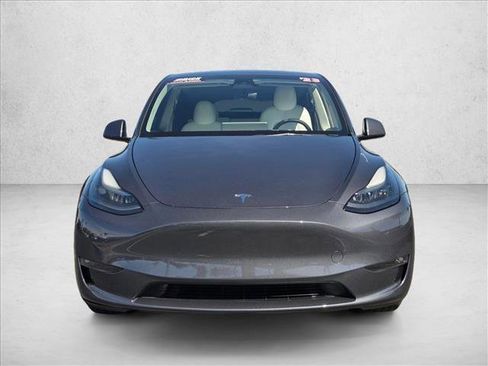 Used 2023 Tesla Model Y Long Range image 2