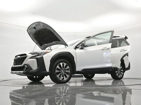 Used 2025 Subaru Outback Limited AWD/4WD image 48