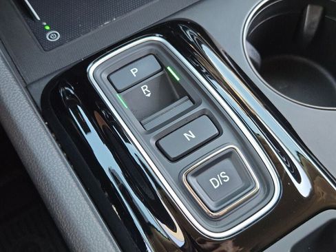 Used 2025 Honda Pilot EX-L image 33